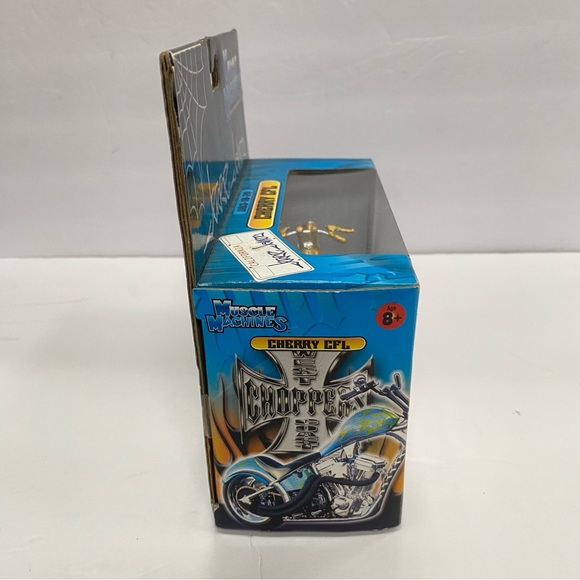 West Coast Choppers Jesse James Muscle Machines 1:18 Diecast Toy Motorcycle - Picture 6 of 8